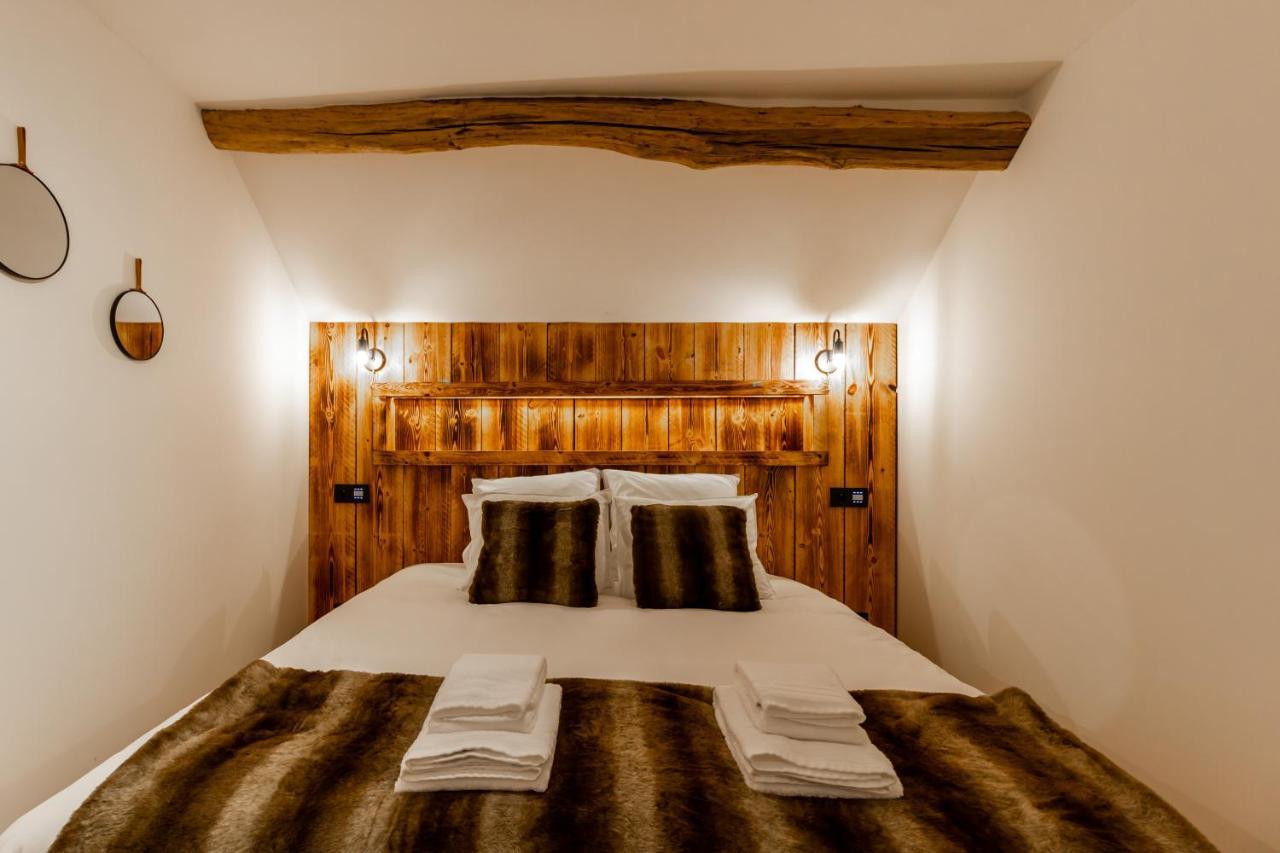 Bed and Breakfast A La Source De Lavis Houyet Exterior foto